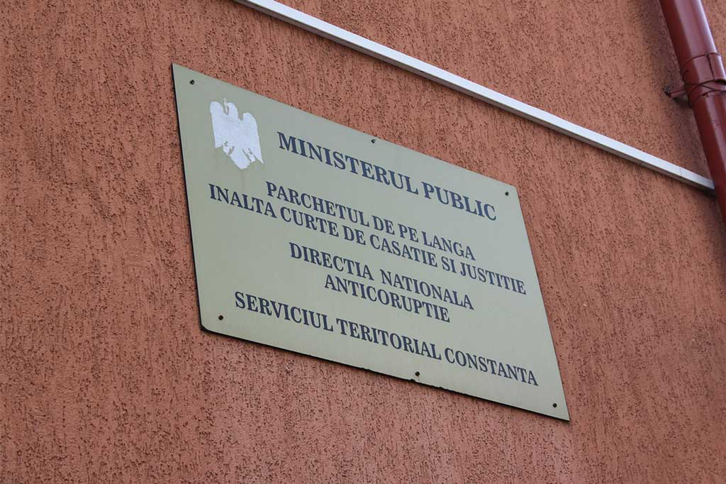 Ofiter din cadrul Politiei Transporturi Constanta, pus sub control judiciar de DNA