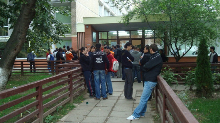 FOTO mondonews - studenti - Ziarul National