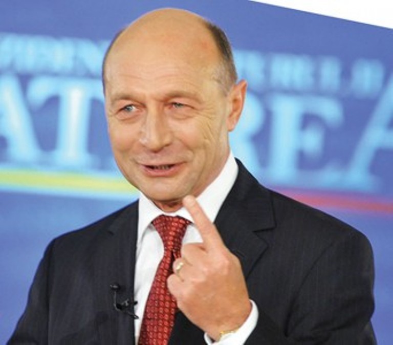 Basescu, la Cotroceni. Vine sa discute cu Iohannis, in runda a doua a consultarilor