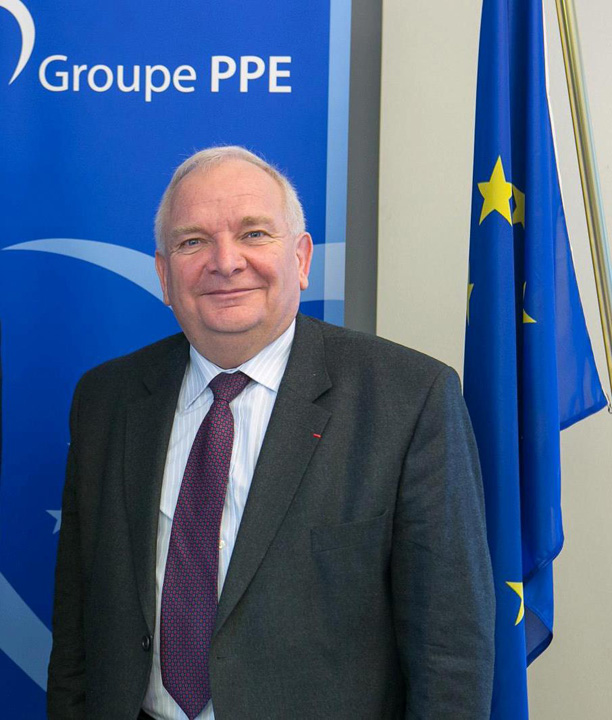 Kelemen Hunor si Aurelian Pavelescu, urecheati de Joseph Daul