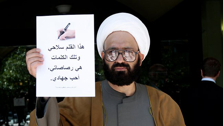 Sidney: zeci de oameni luati ostatici de un militant ISIS