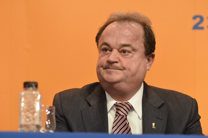 Liberalii se lauda ca au pus stapanire pe Senat
