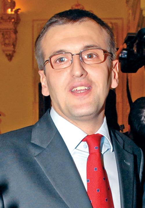 Partidele s-au pus pe exterminarea europarlamentarilor care vorbesc alta limba