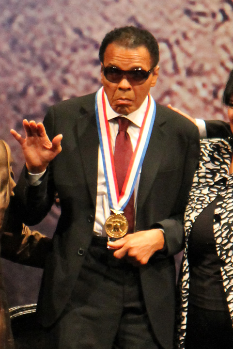 Muhammad Ali, din nou in spital