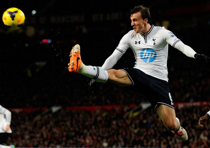 Tottenham ii face vant lui Chiriches la Roma