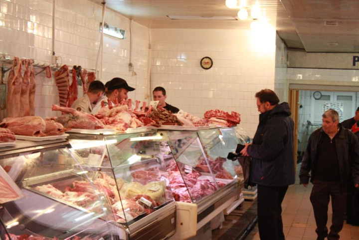 Peste 50% dintre firmele din industria carnii risca falimentul
