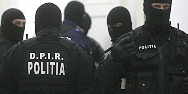 Procurorii DNA fac perchezitii la doua institutii publice din judetul Suceava