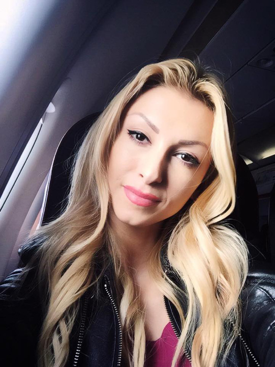 Andreea Balan, tot singura, saraca!