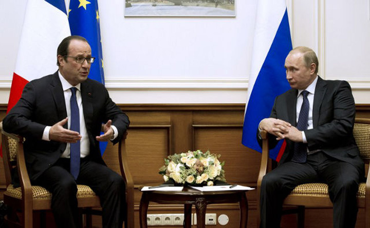 Putin il ia tare pe Hollande: Mistral sau banii inapoi!