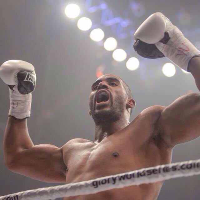 El este romanul care i-a innebunit pe fanii K1. Benny Adegbuyi, nominalizat la doua premii Glory Series!