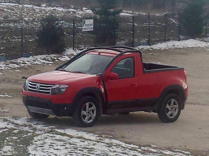Imagini-spion cu noile Dacia Duster
