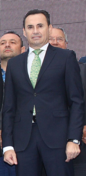 Primarii PNL, in razboi cu liderii partidului