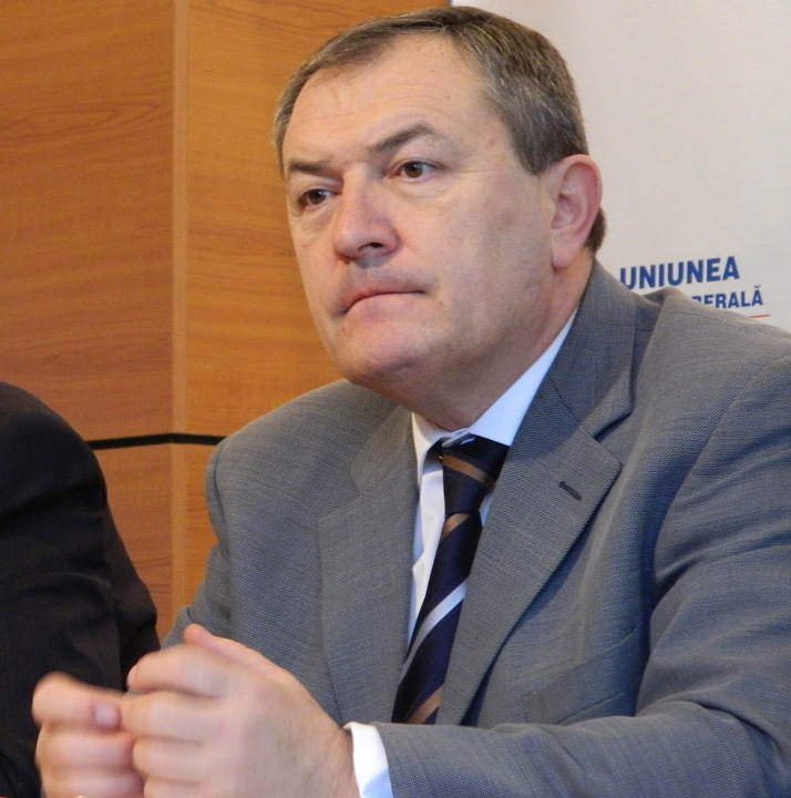 Amenzi pentru asiguratorii care scumpesc nejustificat RCA pentru tineri