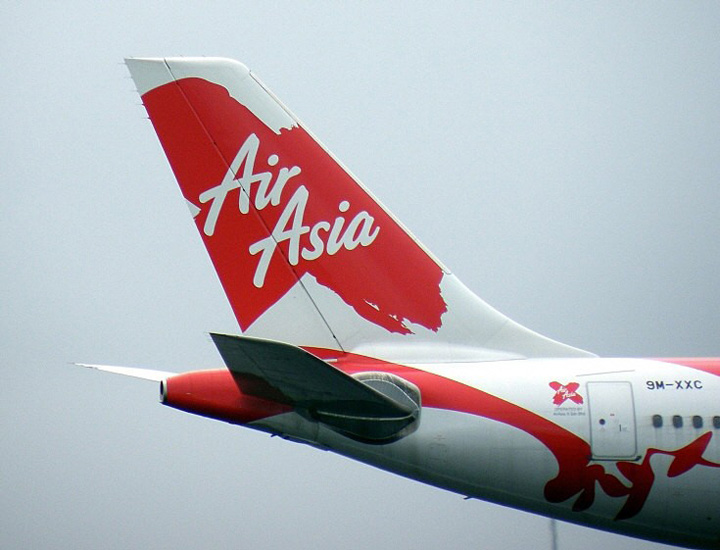 Coada aparatului Air Asia, Airbus A320, a fost recuperata din mare