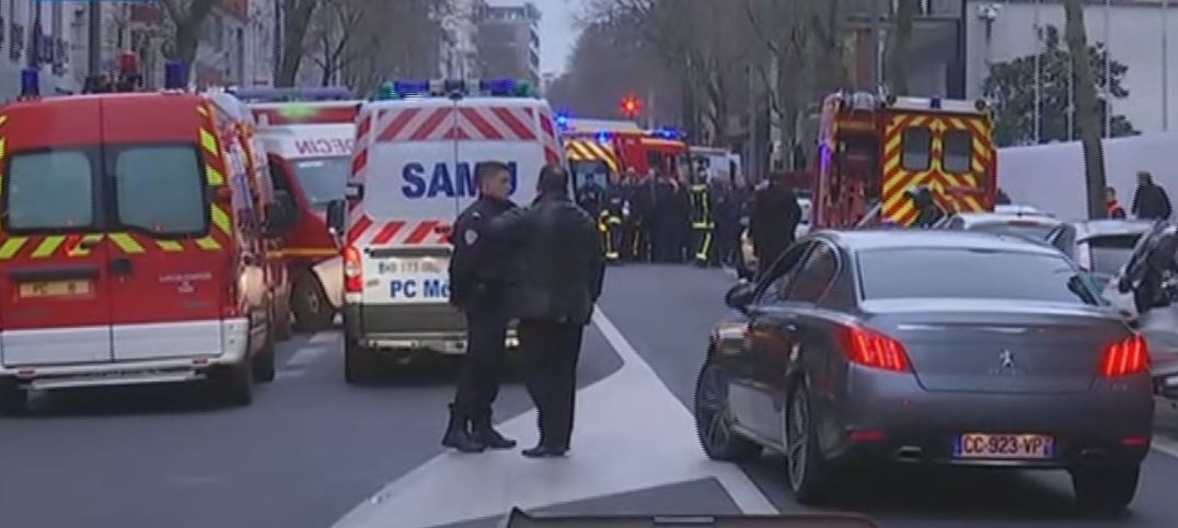 Politista impuscata mortal in sudul Parisului