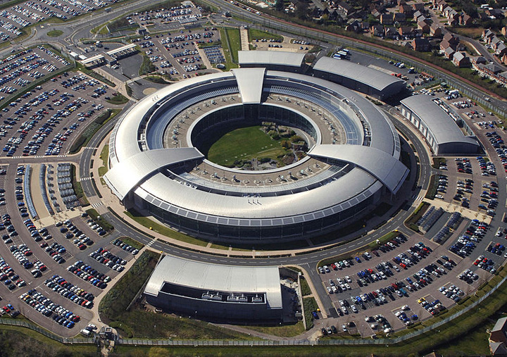 Jurnalisti din intreaga lume , spionati de serviciile secrete britanice