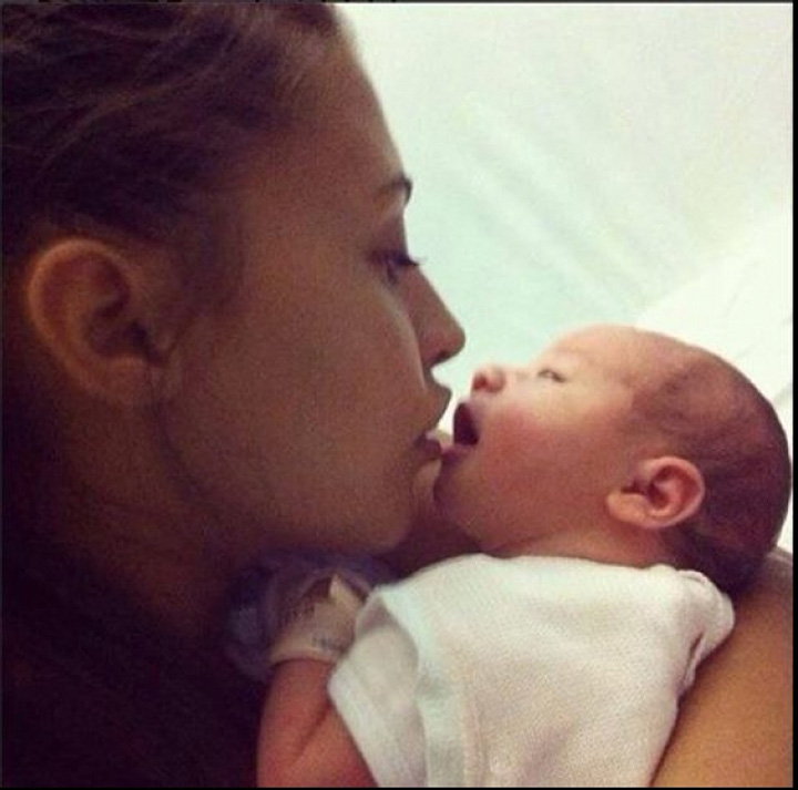 baietel Antonia medalion - Ziarul National