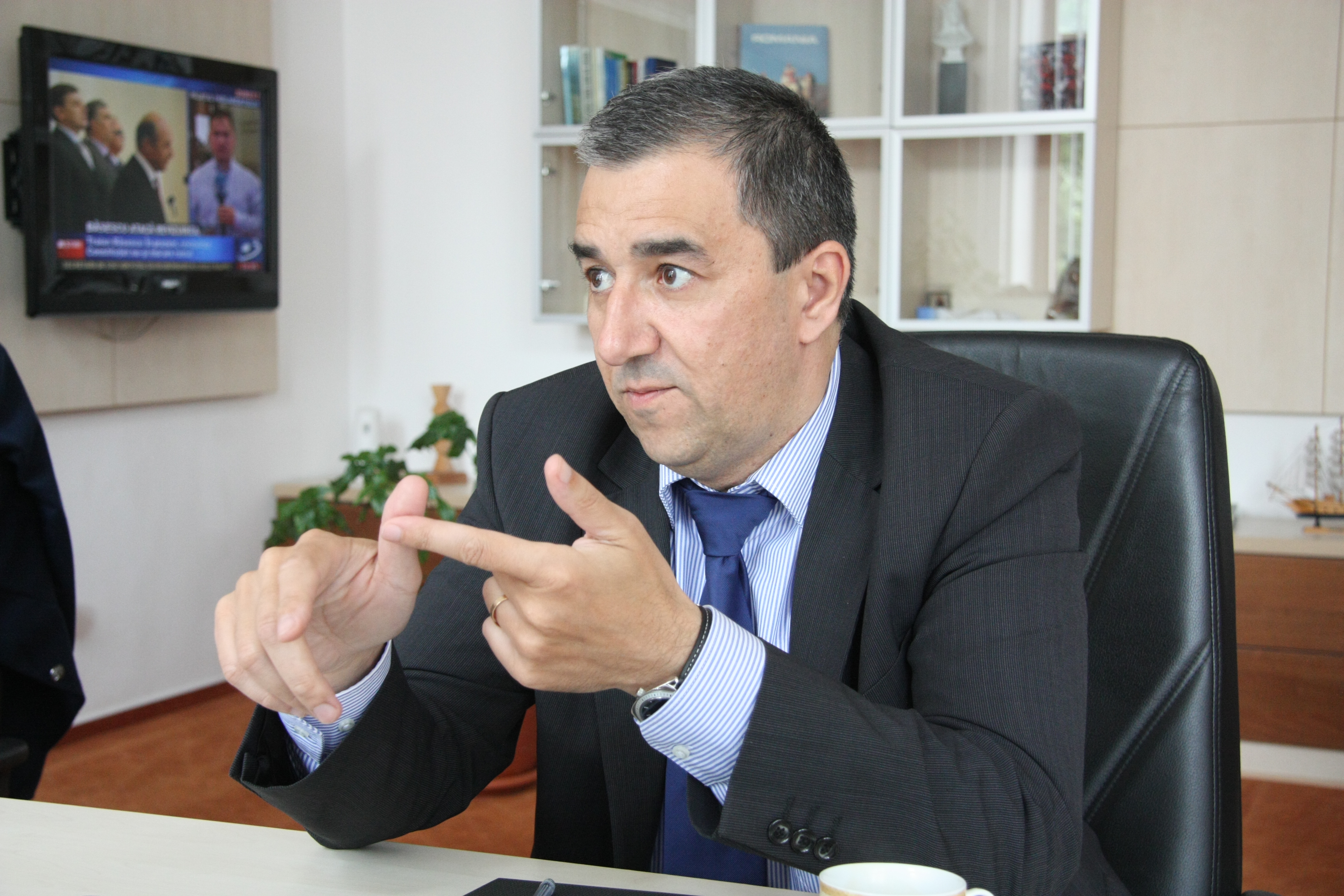 Procurorii DNA au luat cu asalt Prefectura Suceava