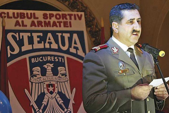 Gigi Becali nu vrea emblema Stelei!