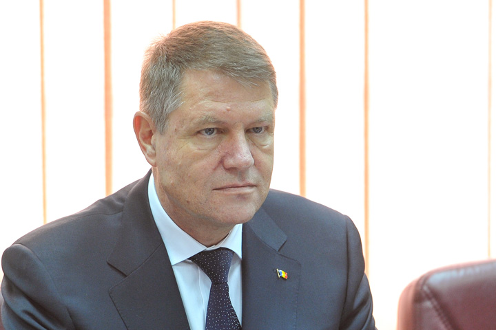 Iohannis merge la Paris, pentru „Marsul solidaritatii”