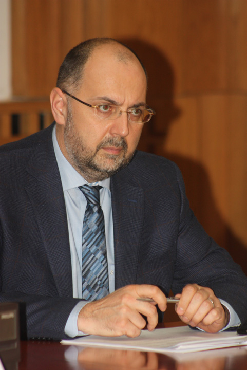 Kelemen Hunor flutura demisia pe sub nasul premierului