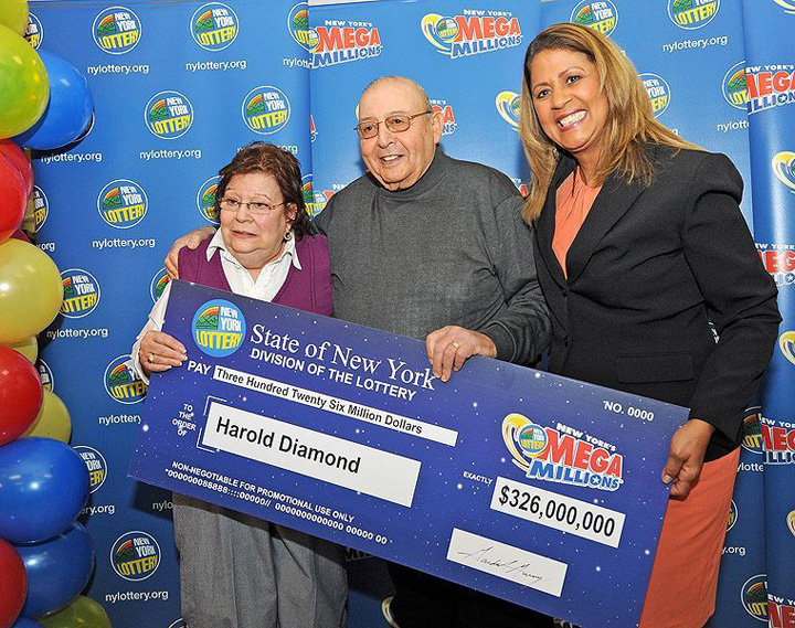 Cum au luat doi pensionari MARELE POT la Loteria New-York-ului: „Trage pe dreapta, caposule!”