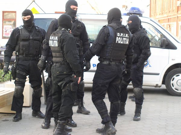 DNA face perchezitii la mai multe institutii publice din Timis si Arad