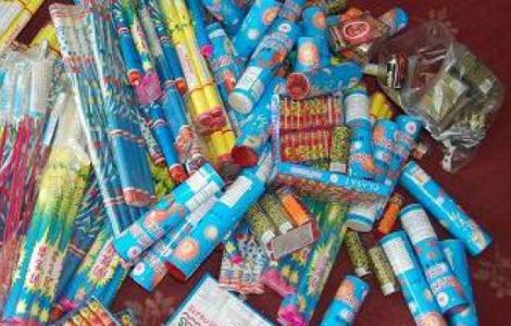 Petardele şi artificiile au făcut peste 80 de victime în noaptea dintre ani