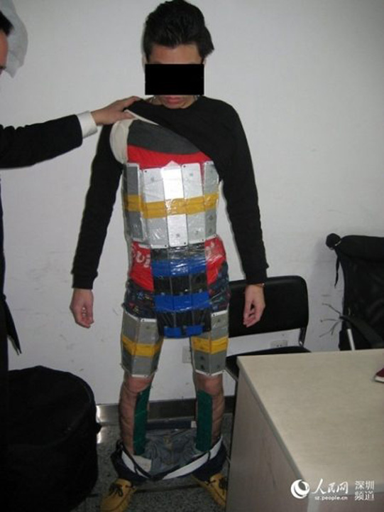 Autoritatile chineze au arestat un traficant de produse Apple mai prost decat prevede legea!