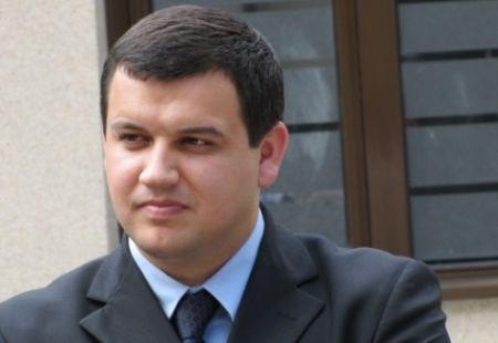 Deputatul Eugen Tomac, favorit la preluarea sefiei PMP