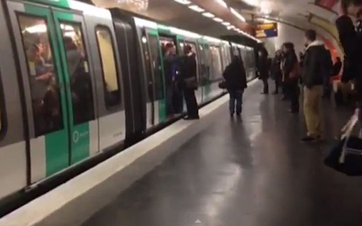 Fanii lui Chelsea au terorizat Parisul: „Suntem rasisti si asa ne place sa fim!”