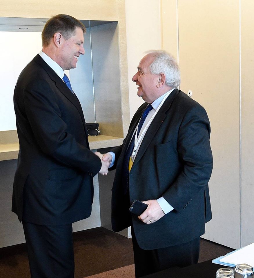 Klaus Iohannis a discutat la Bruxelles cu presedintele Partidului Popular European