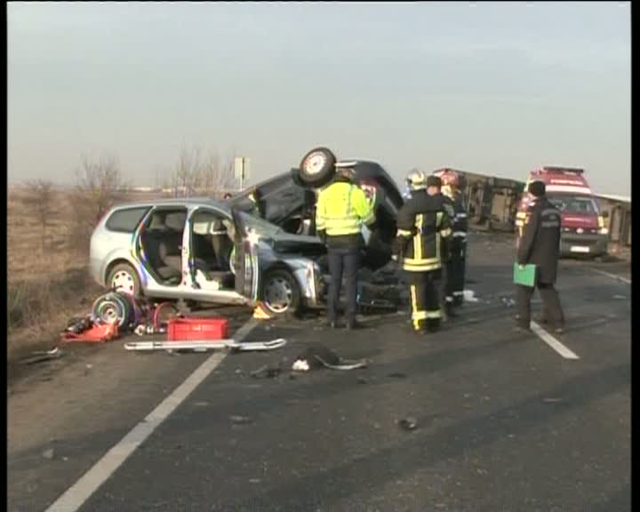 Accident groaznic in Timis. Doua persoane au murit pe loc!