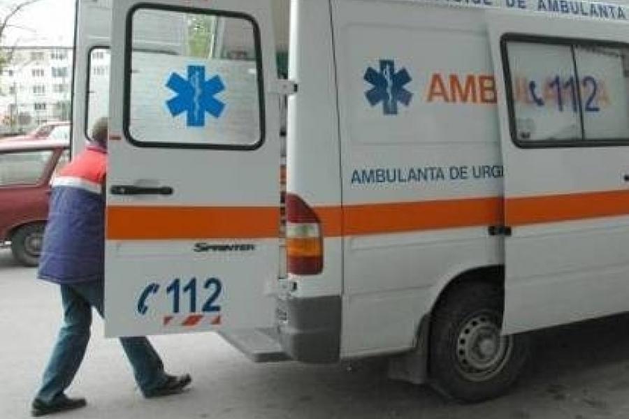 Accident cumplit în Bihor: Doi tineri au murit. O fetiță, rănită