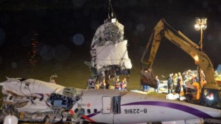 TransAsia: bilantul a crescut la 31 de morti. Pilotul, ”erou”