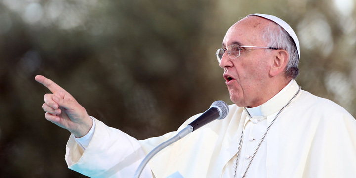 Papa Francisc ordona episcopilor sa nu mai ascunda niciodata scandalurile de pedofilie