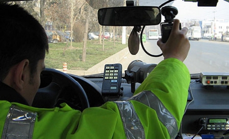 Peste 130 de soferi au ramas fara permis intr-o singura zi. Au depasit viteza legala cu peste 50 km/h!