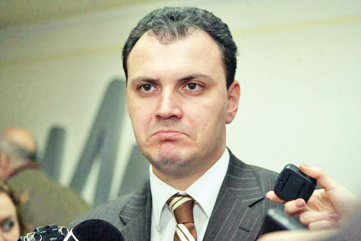 Ghita vrea sa-l dezumfle pe presedinte