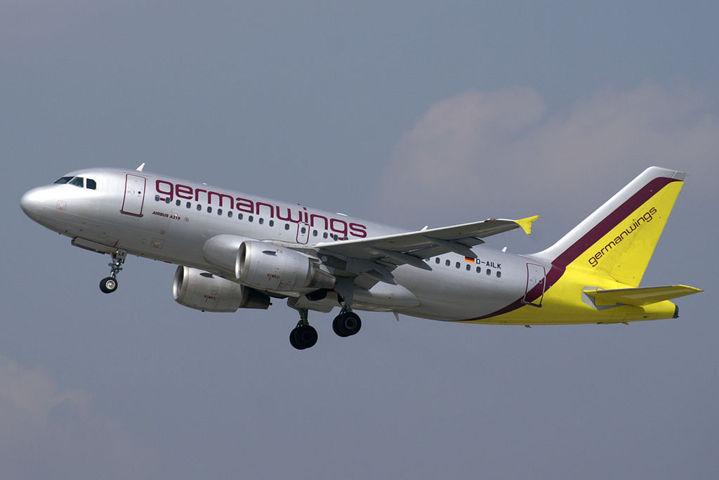 Avion prabusit in Alpii Francezi! 148 de persoane erau in aeronava!