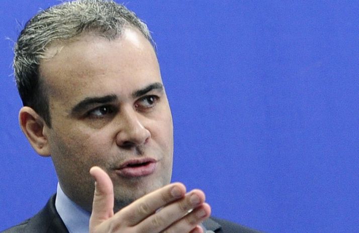 Fostul ministru Darius Valcov, retinut de DNA, pentru 24 de ore, chiar de ziua sa de nastere!