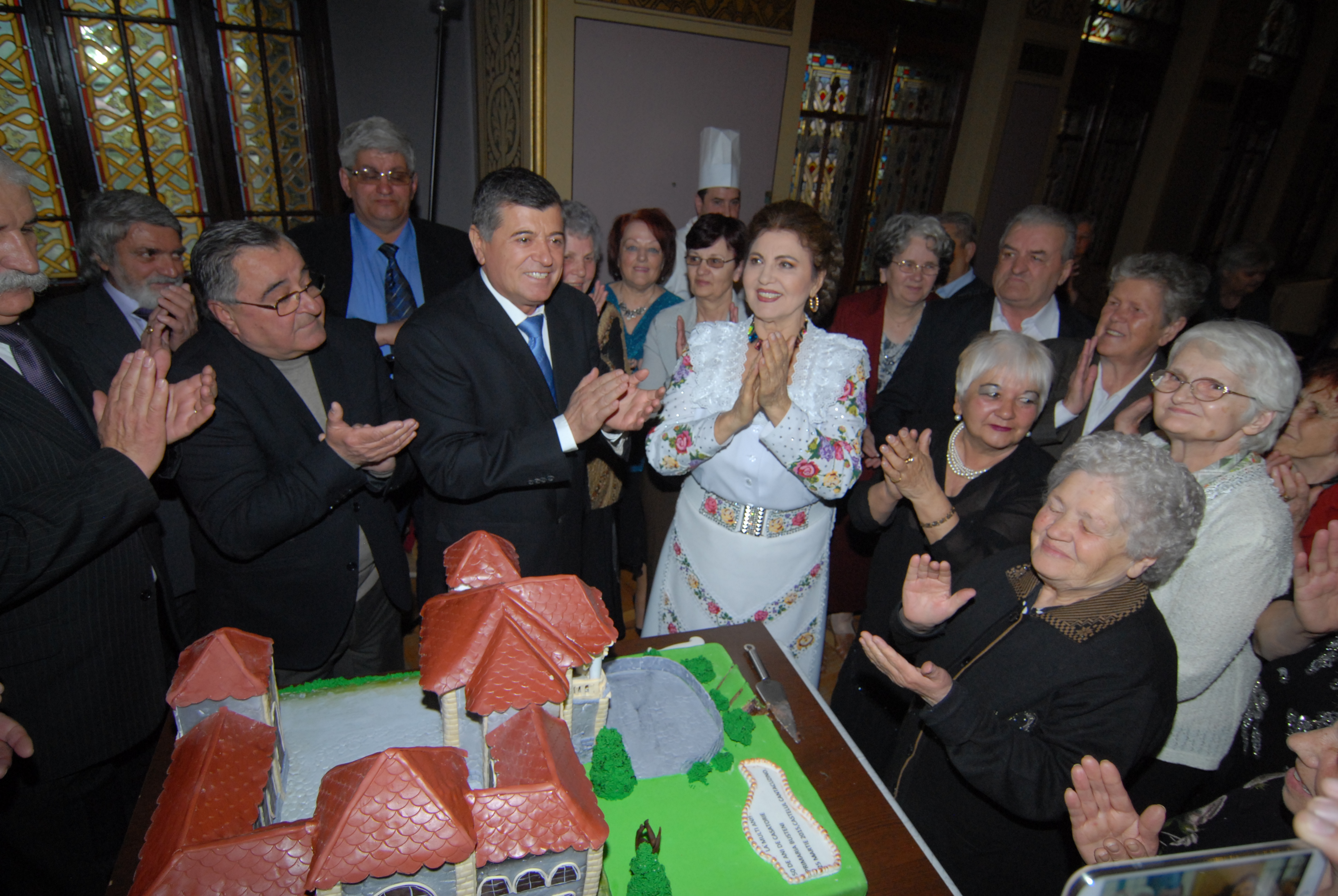 Irina Loghin a cantat la sarbatoarea cuplurilor care au implinit 50 de ani de casatorie
