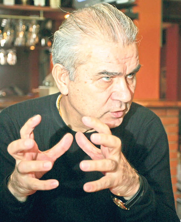 Anghel Iordanescu face un sfert de milion de euro pe an din chirii