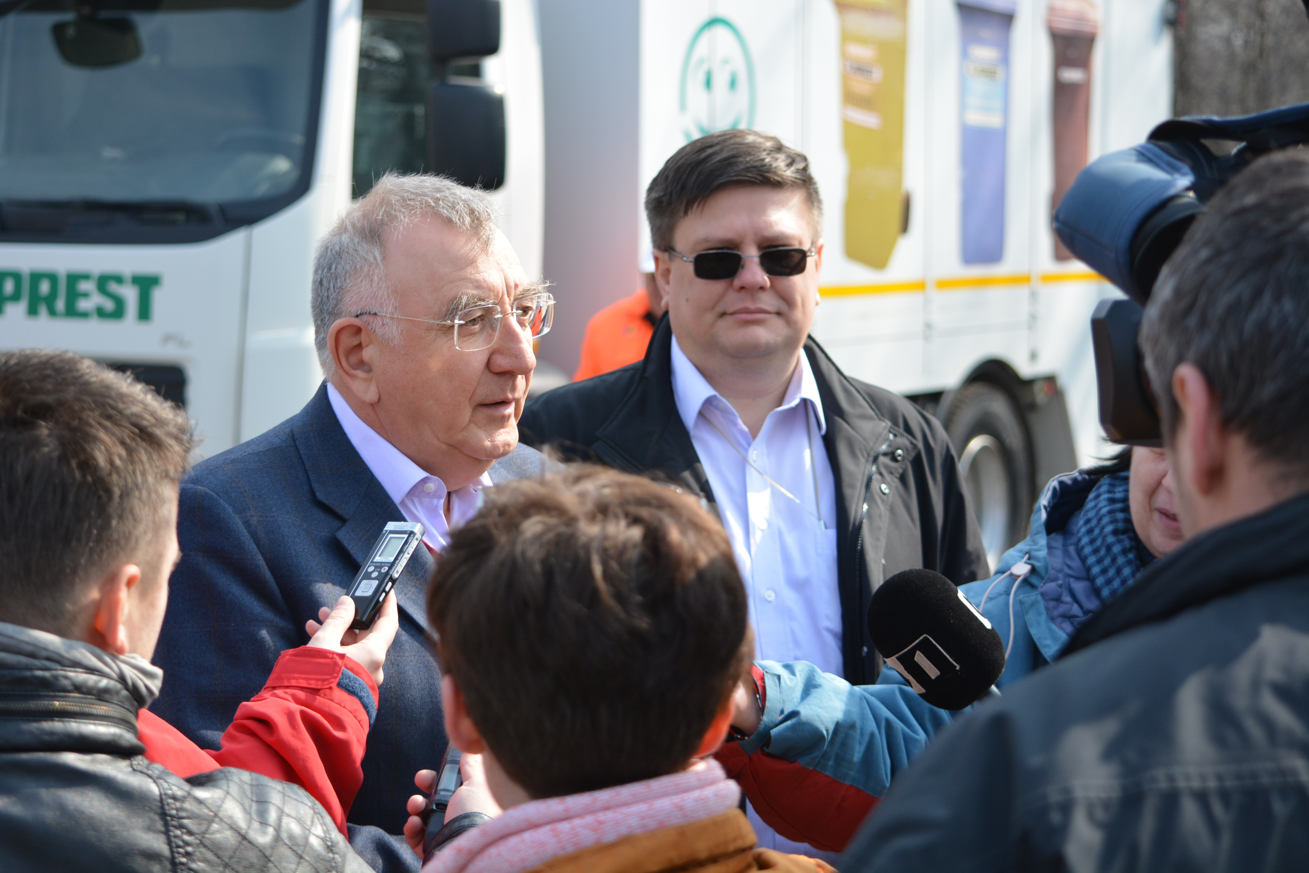 Romprest a dat startul curateniei de primavara in sectorul 1