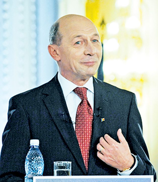 Traian Basescu: „Elena Udrea nu a pus mana pe bani”