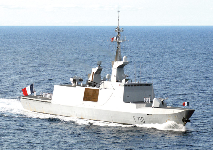 Rusia ia urma unei fregate franceze in Marea Neagra