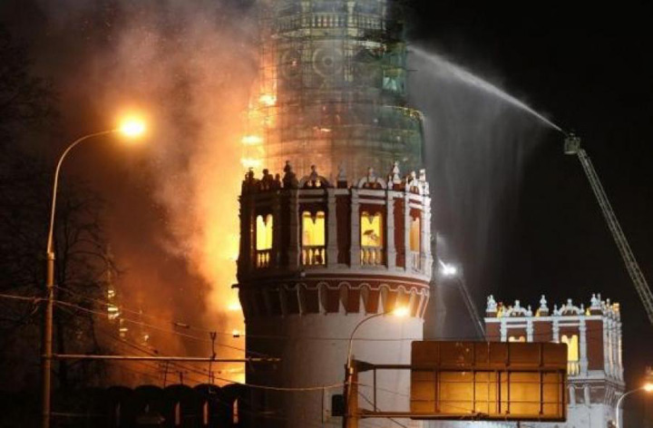 Moscova: Incendiu la cunoscuta Manastire Novodevici