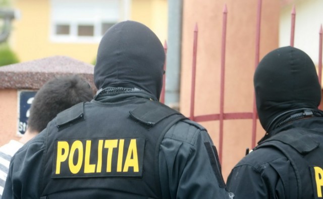 Perchezitii in Buzau, la suspecti de abuz in serviciu