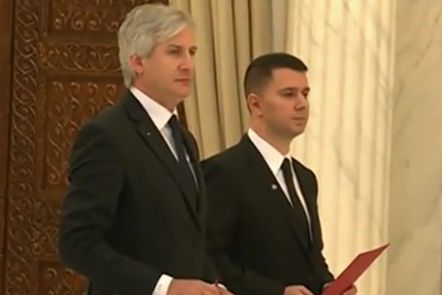 Teodorovici si Nica, noii ministri ai Finantelor si Fondurilor Europene, au depus juramantul