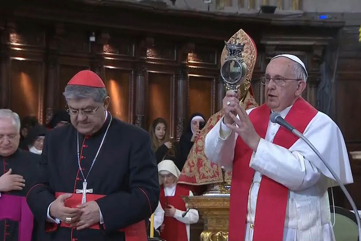 Miracol in prezenta Papei Francisc la Napoli