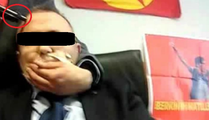 Amenintat cu o arma, un procuror e tinut captiv intr-un tribunal turcesc!